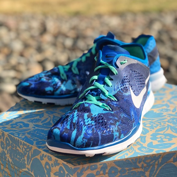 Nike Shoes - Womens Nike Free 5.0 TR fit Training Shoes